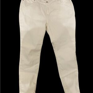 Amazon Essentials Women's Bright White Jeans